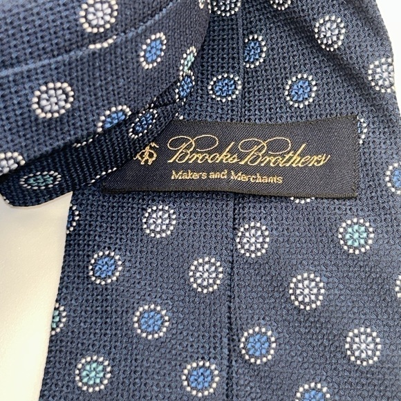 Brooks Brother Blue Circle Pattern Tie - Picture 3 of 3
